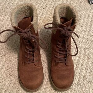 Fuzzy Top Lace Up Boots (8)
